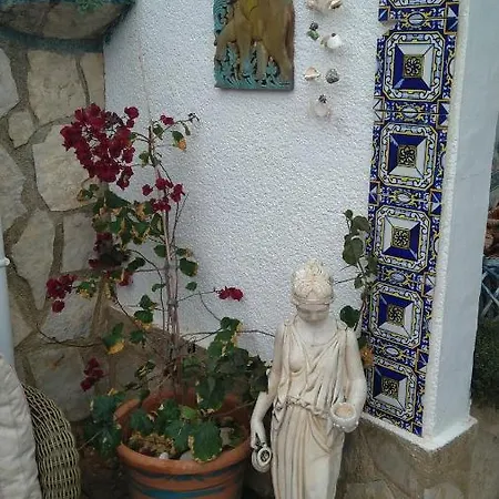 Little House With Garden & Parking,few Steps From White Beach Apartment *