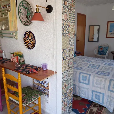 Apartment Little House With Garden & Parking,few Steps From White Beach Denia