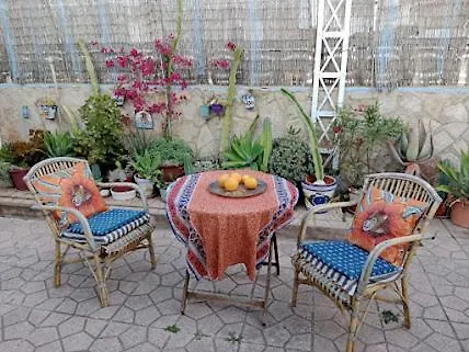 Little House With Garden & Parking,few Steps From White Beach Apartment *
