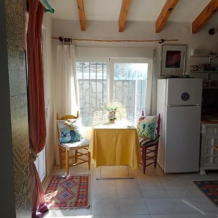 Little House With Garden & Parking,few Steps From White Beach Denia