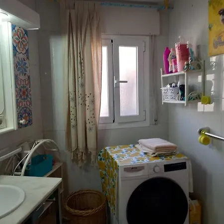 Little House With Garden & Parking,few Steps From White Beach