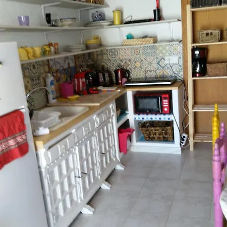 Little House With Garden & Parking,few Steps From White Beach *