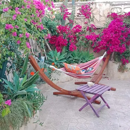 Little House With Garden & Parking,few Steps From White Beach Apartment *
