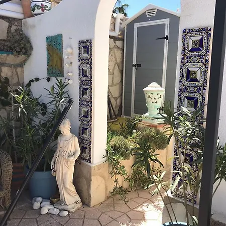 Apartment Little House With Garden & Parking,few Steps From White Beach *