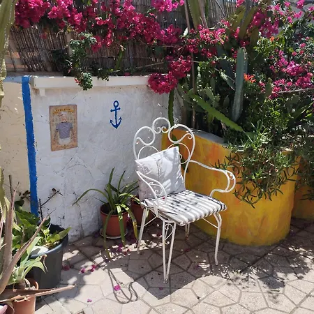 Apartment Little House With Garden & Parking,few Steps From White Beach Denia
