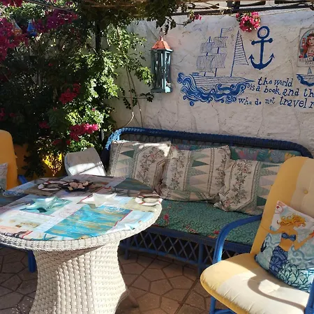 Little House With Garden & Parking,few Steps From White Beach Apartment *